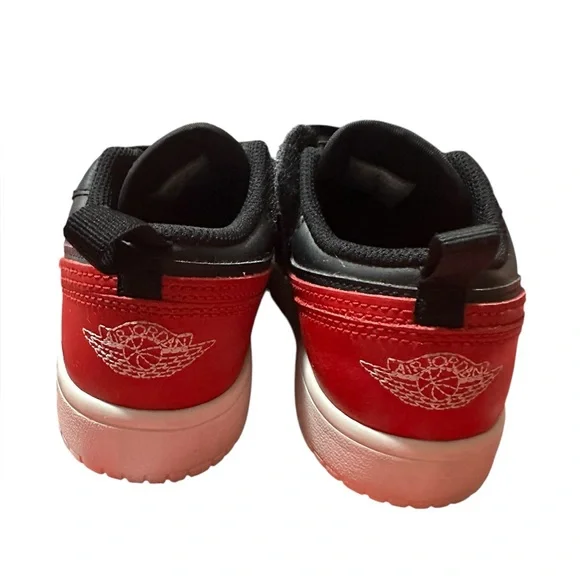 🏀🖤 KIDS JORDAN SHOES🏀🖤PRELOVED - Picture 2 of 4